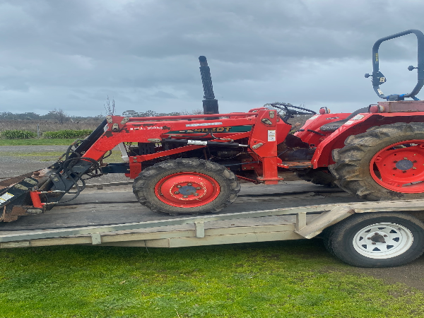 Kubota L2402dt loader needs engine work