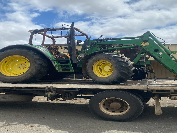 John Deere 6220 wrecking 