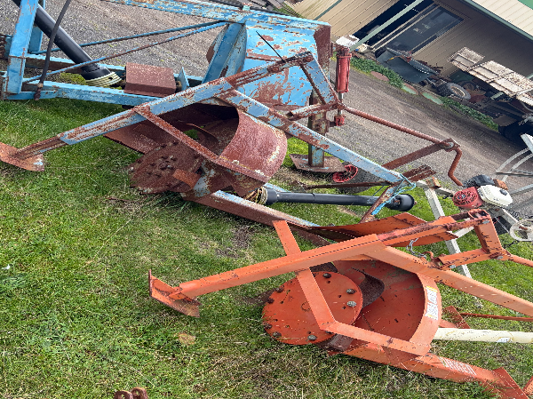 Rotary drain diggers